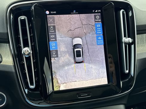 Certified 2023 Volvo XC40 B5 Plus w/ Driver Assist Package AWD/4WD image 18
