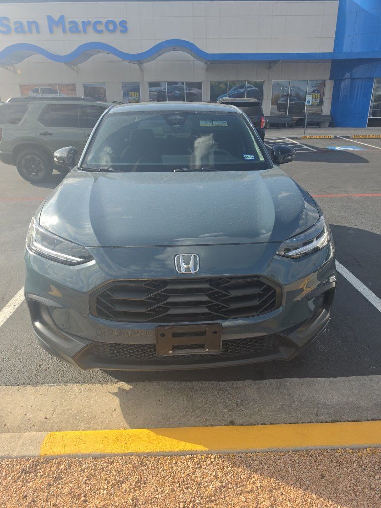 Used 2025 Honda HR-V Sport image 3