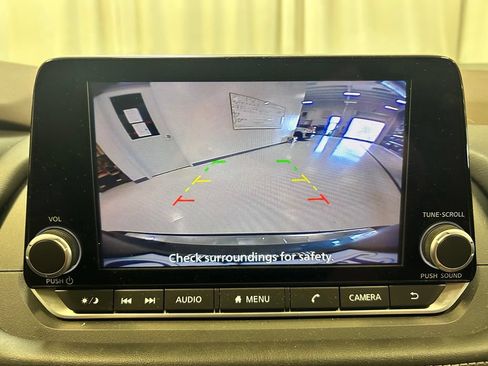 Used 2023 Nissan Rogue SV AWD/4WD image 15