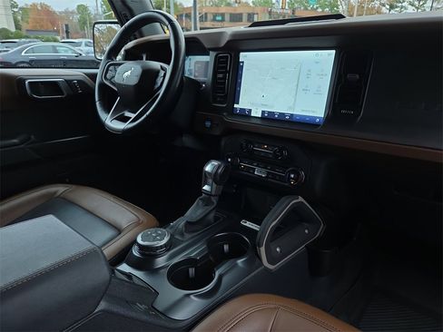 Used 2024 Ford Bronco Outer Banks image 16