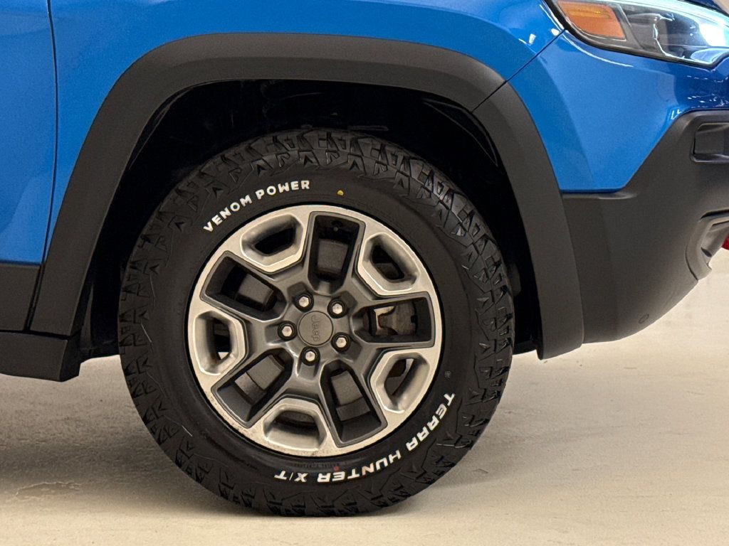 Used 2020 Jeep Grand Cherokee Altitude AWD/4WD image 6