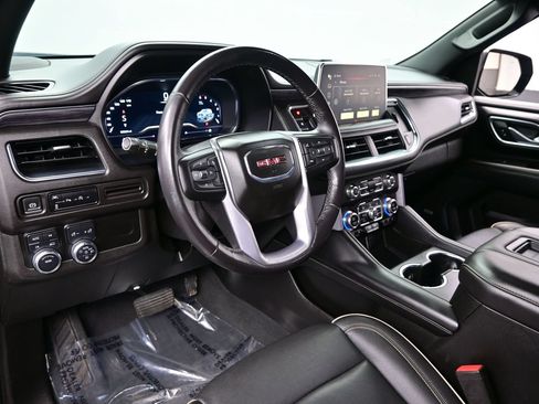 Used 2023 GMC Yukon SLT AWD/4WD image 16