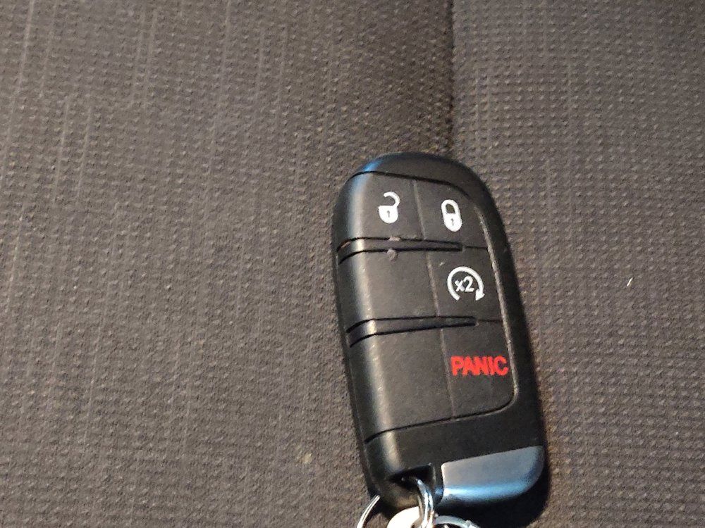 Used 2014 Jeep Grand Cherokee Laredo w/ Security & Convenience Group AWD/4WD image 32