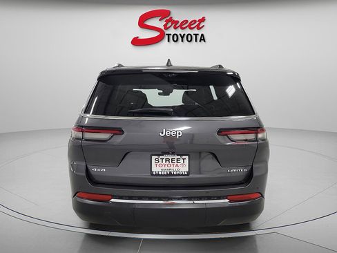 Used 2024 Jeep Grand Cherokee L Limited w/ Luxury Tech Group II image 3