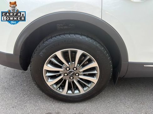 Used 2023 Lincoln Nautilus AWD w/ Premium Package image 12