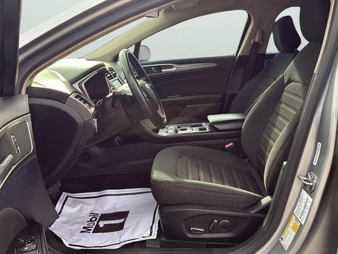 Used 2020 Ford Fusion SE AWD/4WD image 21