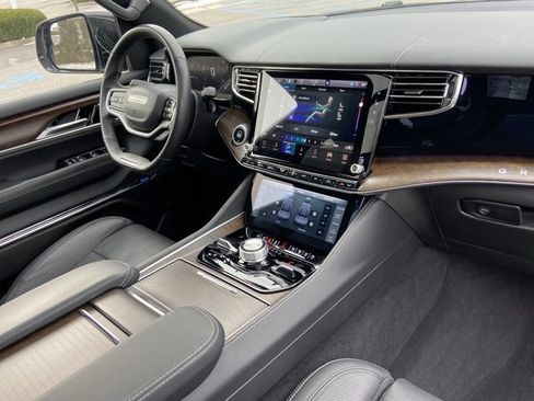 Used 2022 Jeep Grand Wagoneer Series I image 26