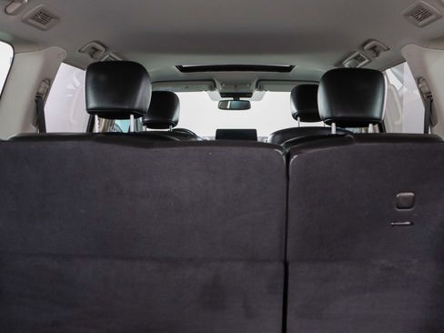 Used 2022 Nissan Armada SL w/ Captain's Chairs Package image 32