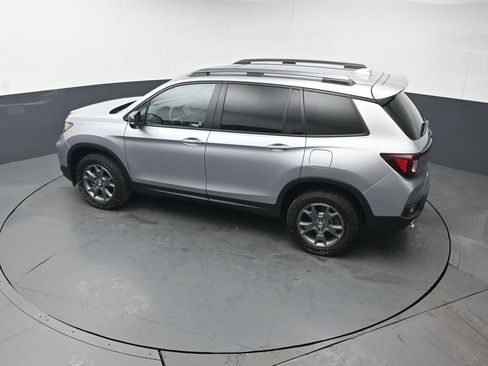 Certified 2024 Honda Passport TrailSport image 40