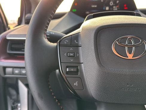 New 2025 Toyota Prius Plug-In Hybrid image 17