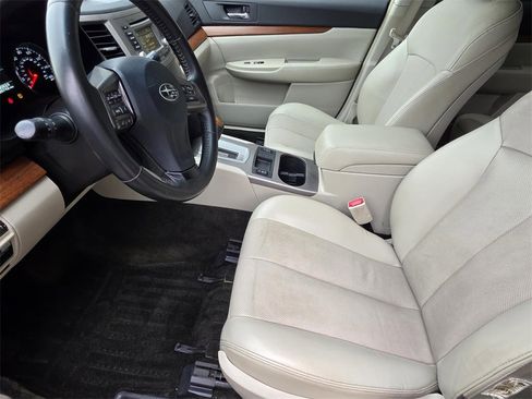 Used 2013 Subaru Outback 3.6R Limited w/ Moonroof Pkg image 8