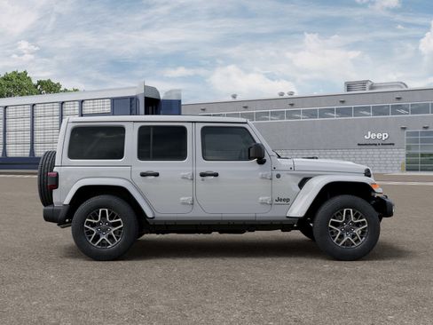 New 2026 Jeep Wrangler Unlimited Sahara w/ Technology Group AWD/4WD image 21