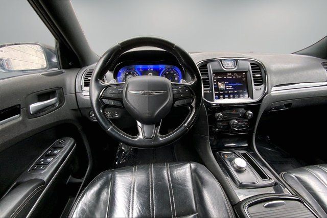 Used 2019 Chrysler 300 S RWD image 4