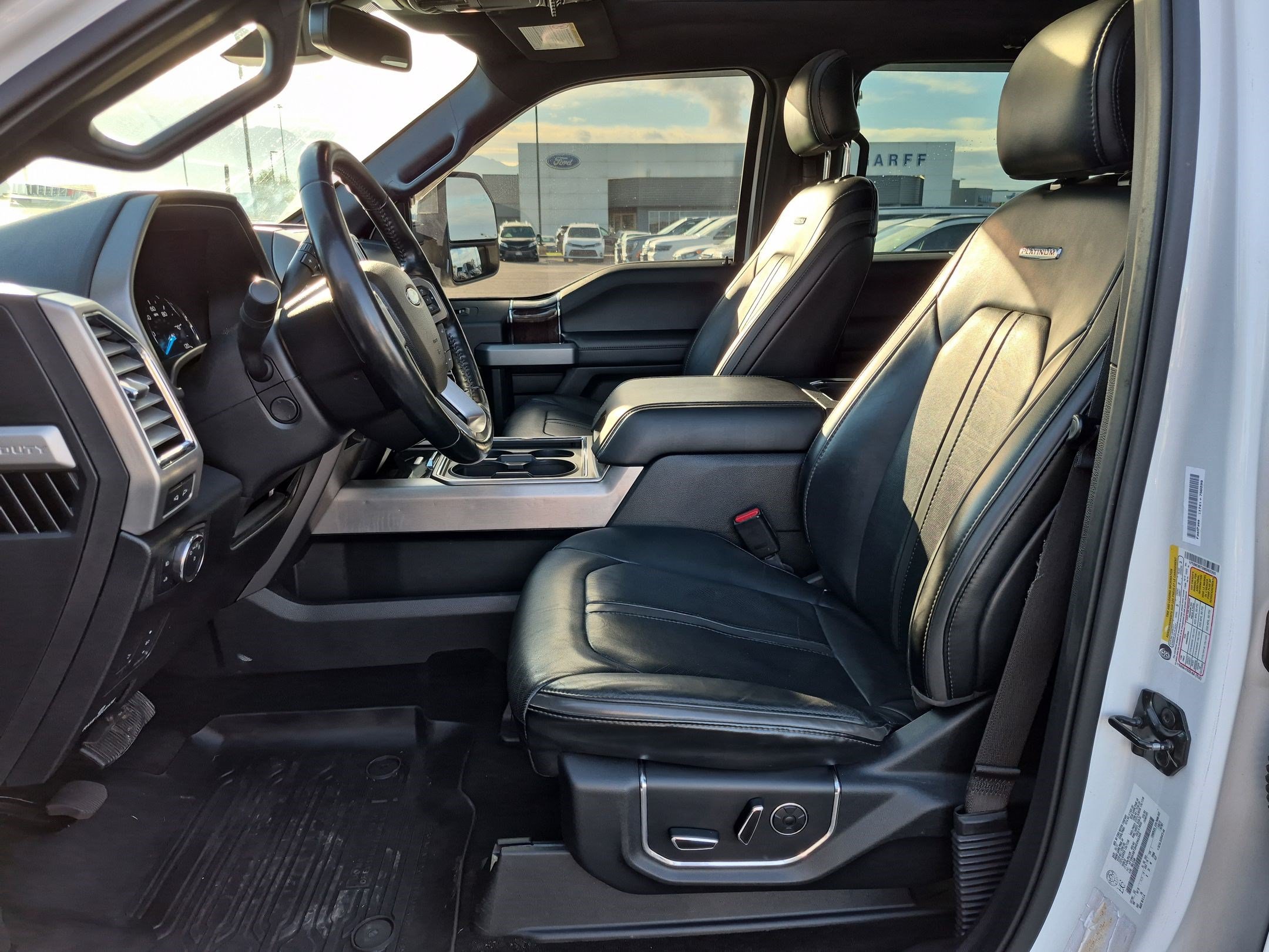 Used 2017 Ford F350 Platinum w/ Platinum Ultimate Package AWD/4WD image 17