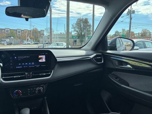 Used 2025 Chevrolet TrailBlazer LT image 33
