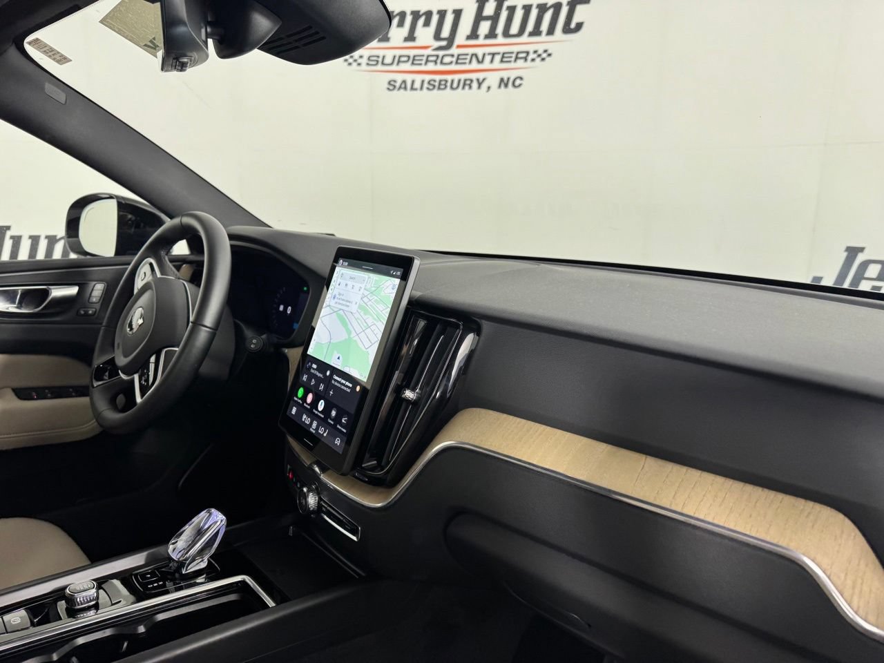 Used 2026 Volvo XC60 B5 Plus AWD/4WD image 31