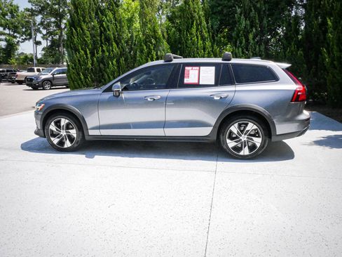 Used 2021 Volvo V60 T5 Cross Country AWD/4WD image 7
