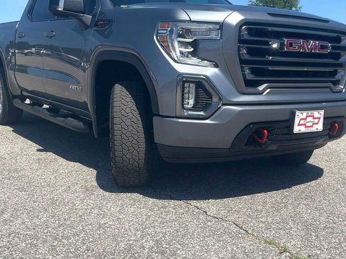 Used 2019 GMC Sierra 1500 AT4 w/ AT4 Preferred Package AWD/4WD image 9