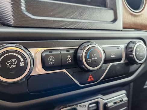 Used 2020 Jeep Gladiator Sport w/ Quick Order Package 24S image 29