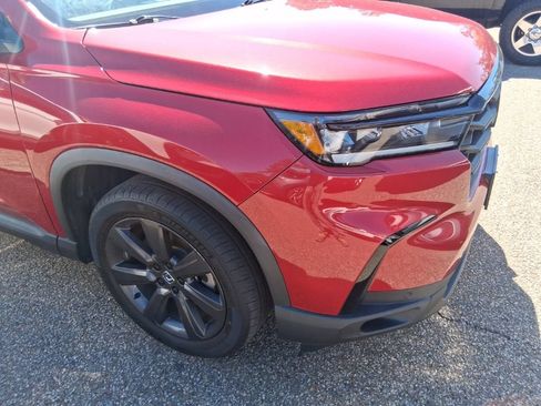 Used 2023 Honda Pilot Sport image 4