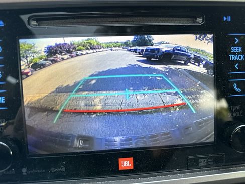 Used 2017 Toyota Tacoma Limited image 23