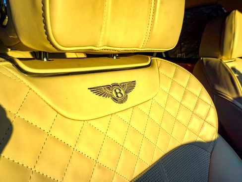 Used 2017 Bentley Bentayga W12 AWD image 39