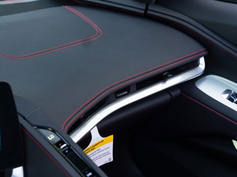 Used 2025 Chevrolet Corvette Z06 RWD image 56