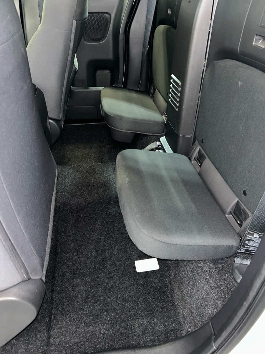 Used 2022 Nissan Frontier S RWD image 9