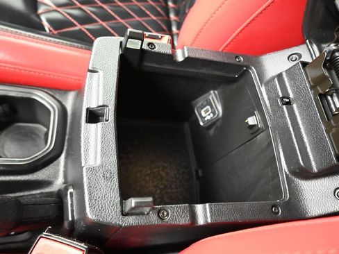 Used 2018 Jeep Wrangler Unlimited Rubicon AWD/4WD image 25