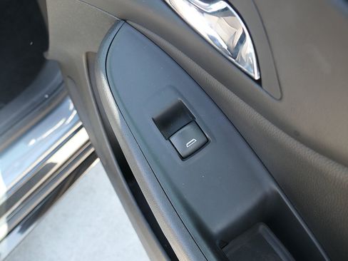 Used 2019 Chevrolet Volt LT FWD image 27