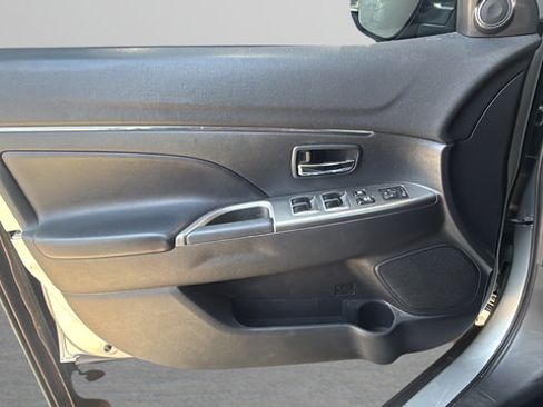 Used 2022 Mitsubishi Outlander Sport SE FWD image 10