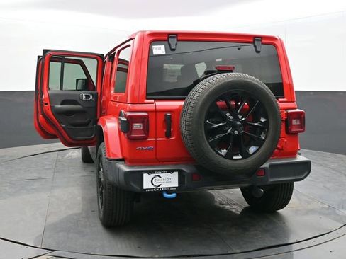 Used 2023 Jeep Wrangler Unlimited Sahara w/ Cold Weather Group AWD/4WD image 64