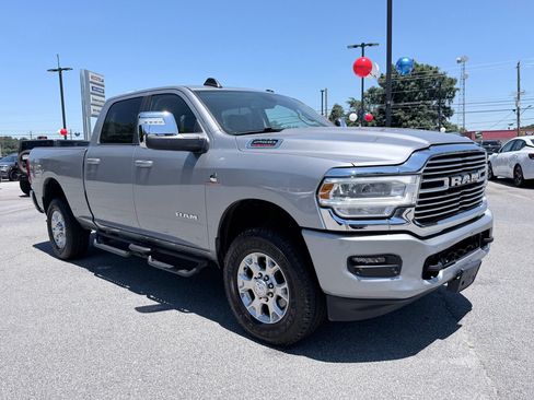 Used 2024 RAM 2500 Laramie AWD/4WD image 2