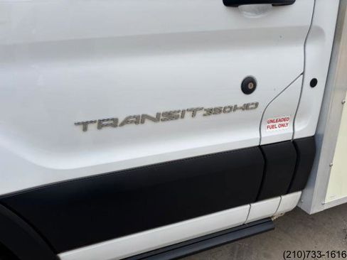 Used 2022 Ford Transit 350 DRW image 12