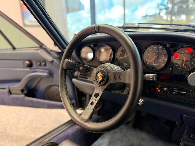 Used 1995 Porsche 911 Carrera RWD image 28
