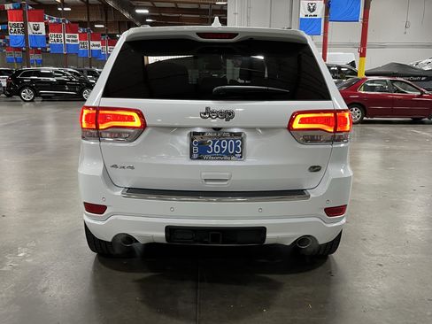 Used 2018 Jeep Grand Cherokee Overland AWD/4WD image 4