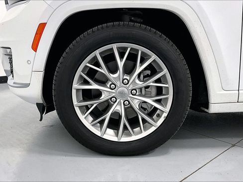 Used 2024 Jeep Grand Cherokee L Summit AWD/4WD image 8