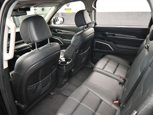 Used 2024 Kia Telluride EX image 37