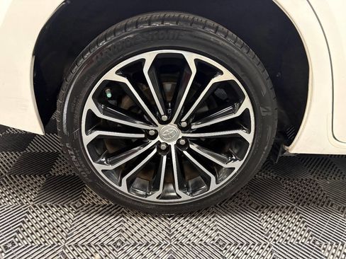Used 2015 Toyota Corolla S Premium image 12