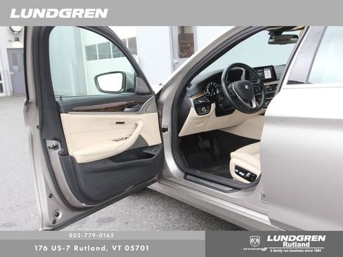 Used 2019 BMW 540i xDrive image 10