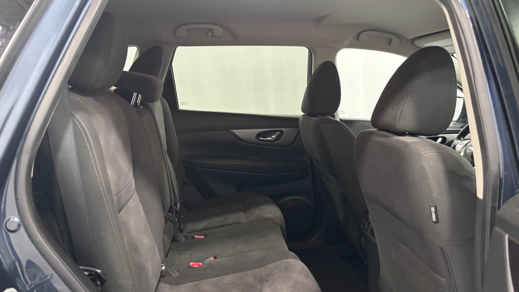 Used 2016 Nissan Rogue SV FWD image 26