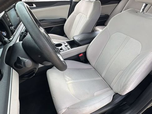 Used 2021 Kia K5 LXS image 11