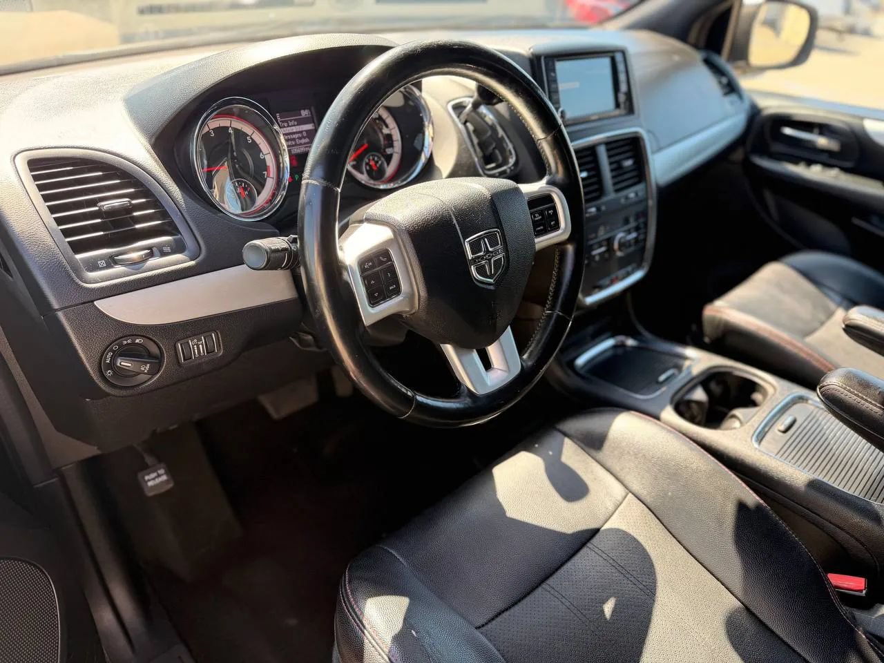 Used 2018 Dodge Grand Caravan GT FWD image 23