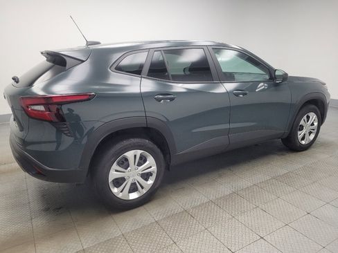 Used 2025 Chevrolet Trax LS FWD image 10