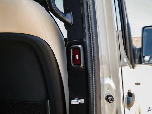 Used 2025 Mercedes-Benz Sprinter 3500 image 76