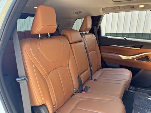 Used 2025 INFINITI QX60 Sensory w/ Vision Package AWD/4WD image 39