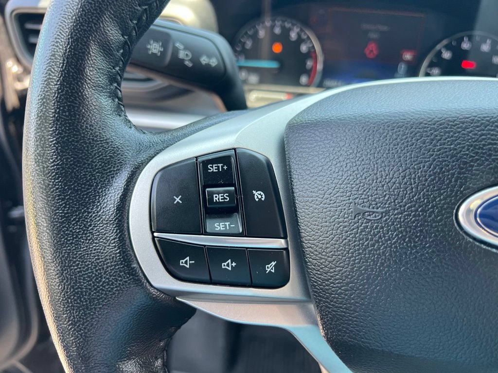 Used 2024 Ford Explorer XLT AWD/4WD image 41