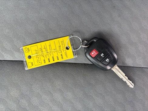 Used 2022 Toyota Tacoma SR image 18