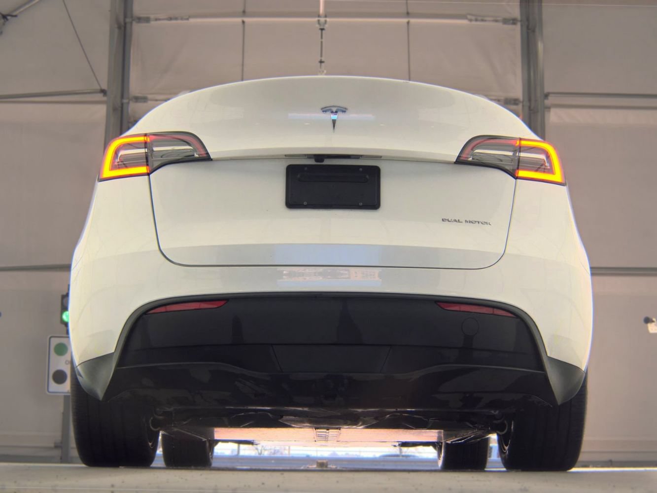 Used 2024 Tesla Model Y Long Range AWD/4WD image 7
