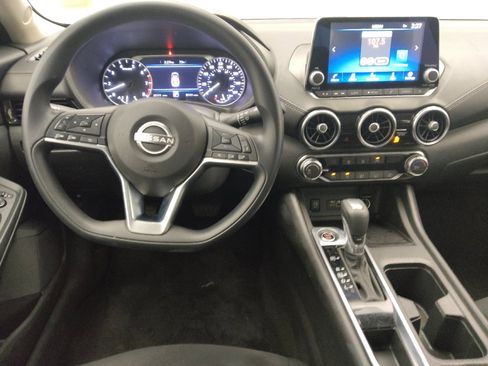 Used 2025 Nissan Sentra SV FWD image 22
